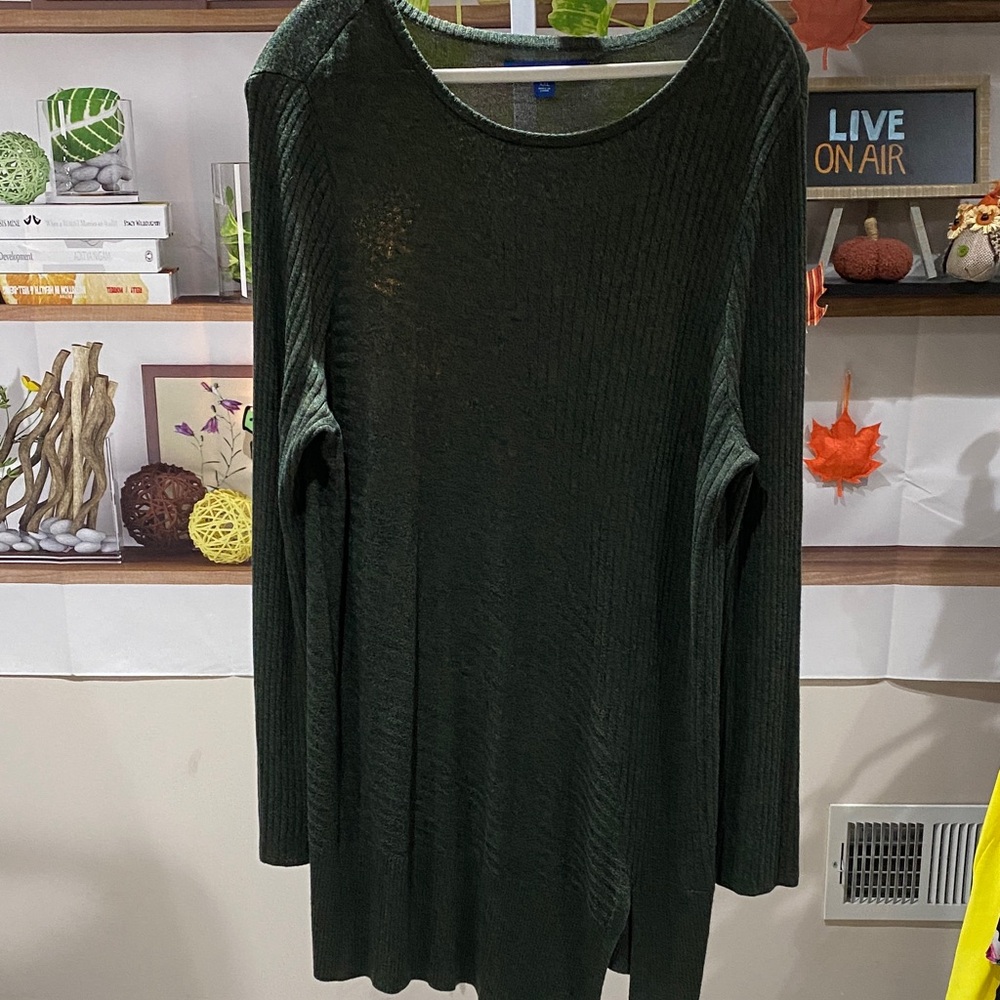 Apt. 9 Dark Green Long Sleeve sweater